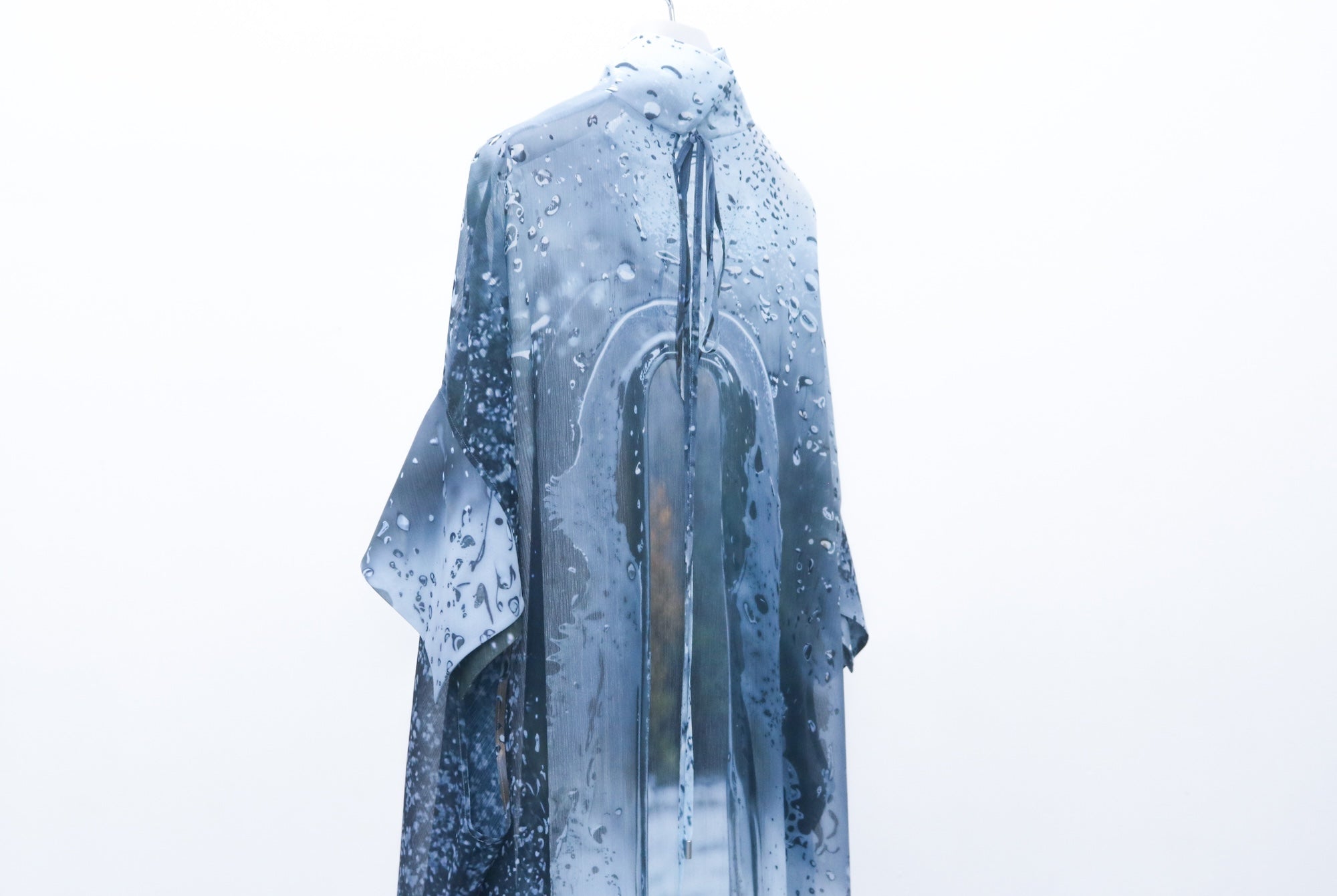 Phenomenal Sheer Robe / mist