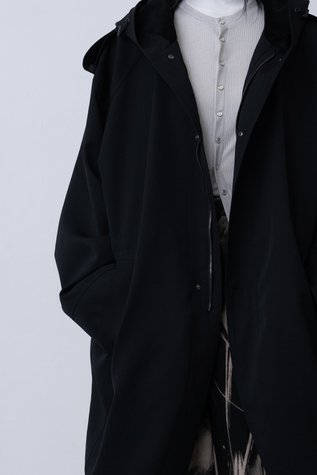 Disk Over Coat / black