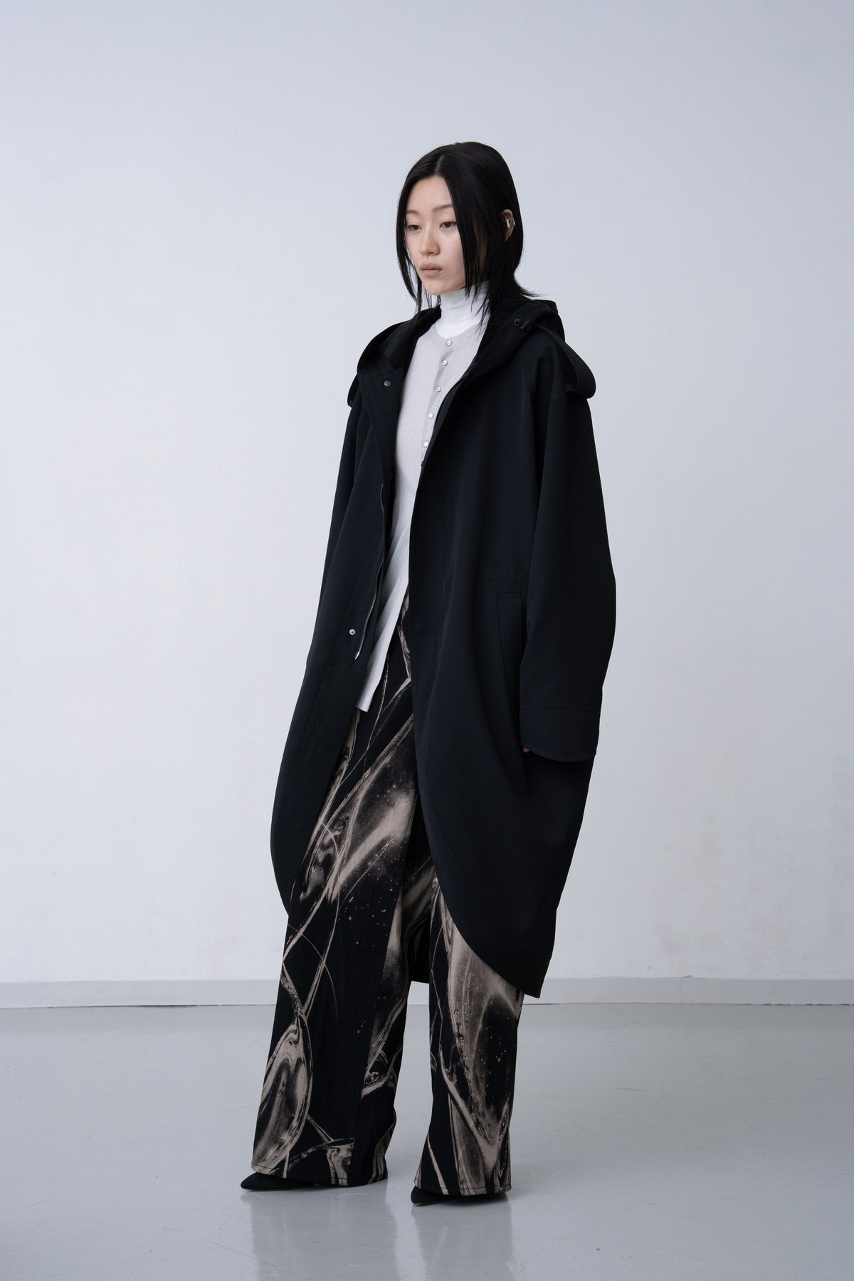 Disk Over Coat / black