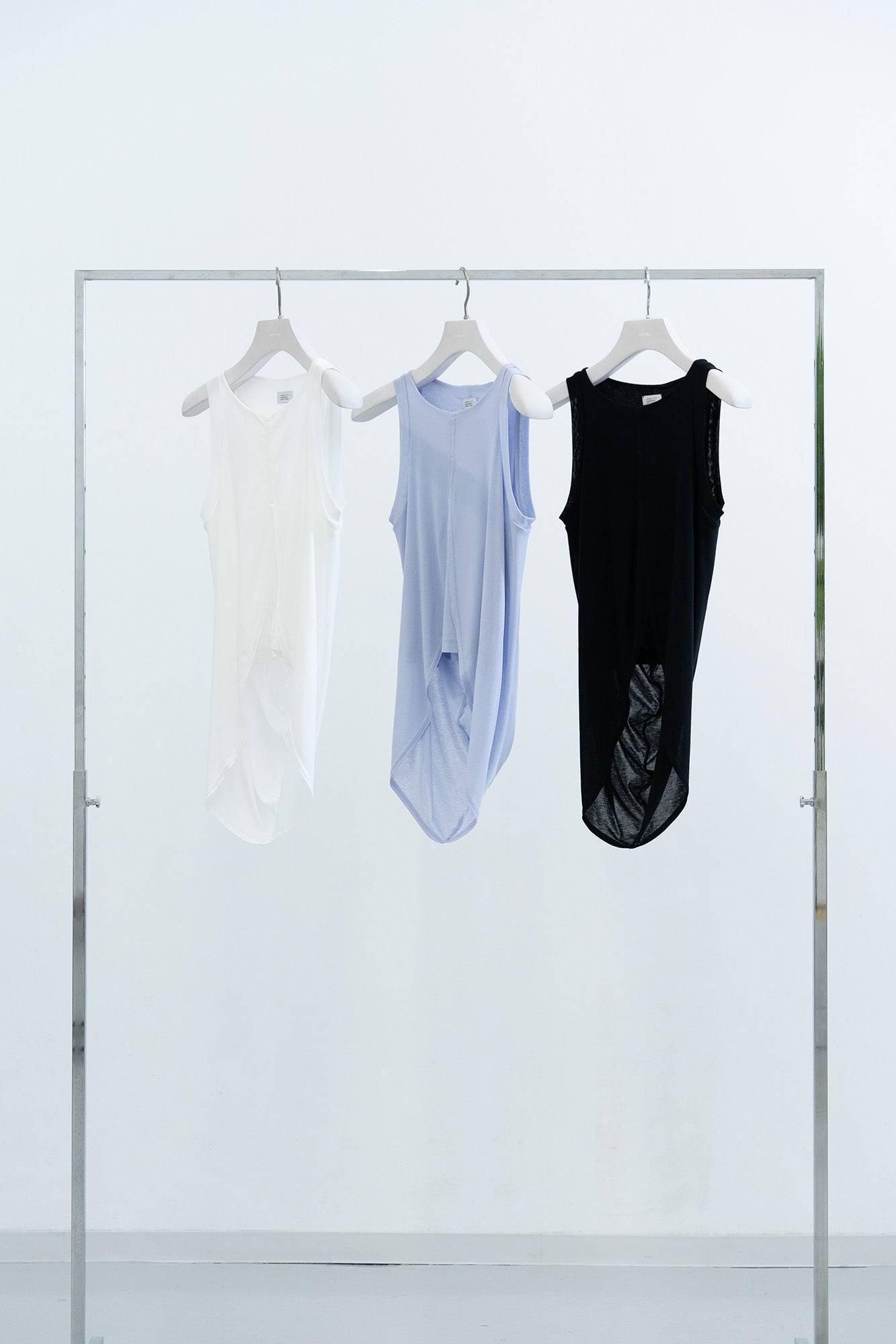 Dia Tank / white