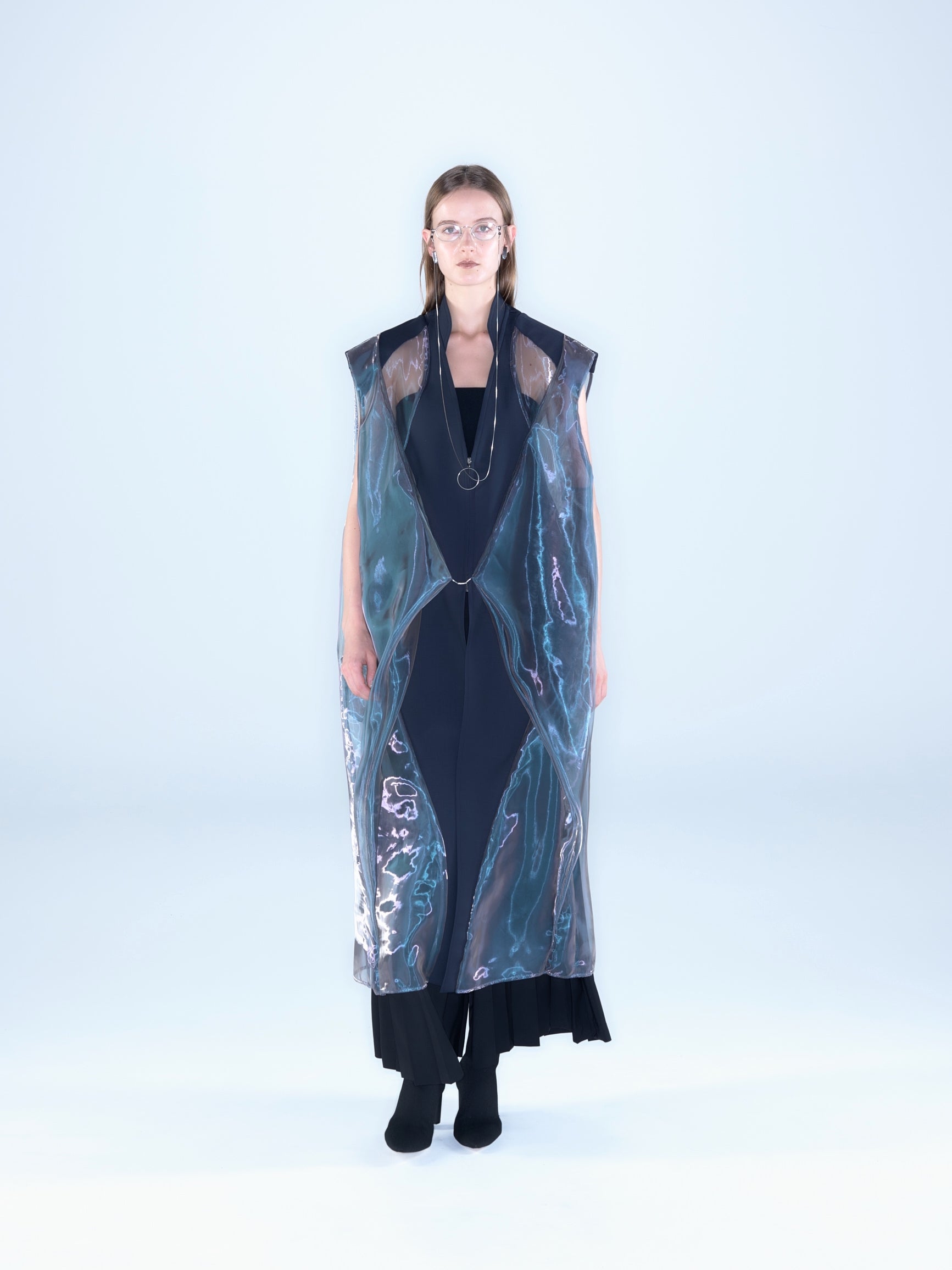 Tao Sheer Gown / navy