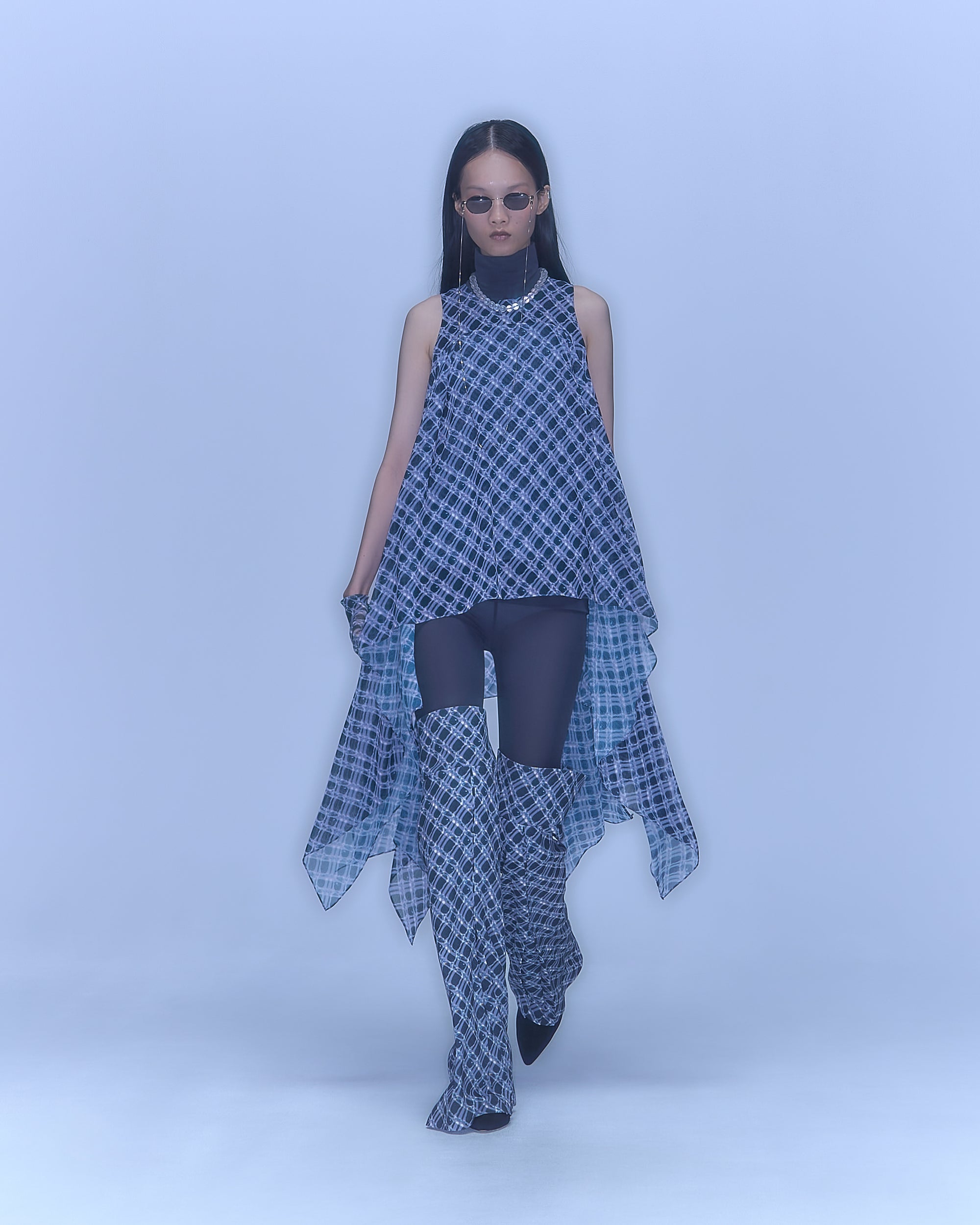 [PRE] Lattice Skyfish Robe / charcoal