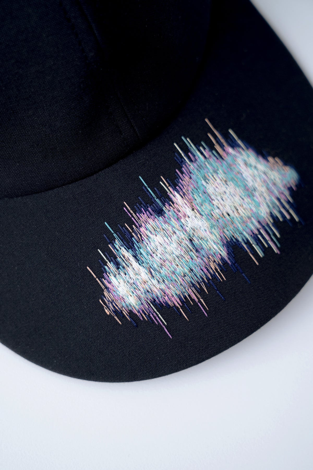 Winker Embroidery Cap / black - Image 2