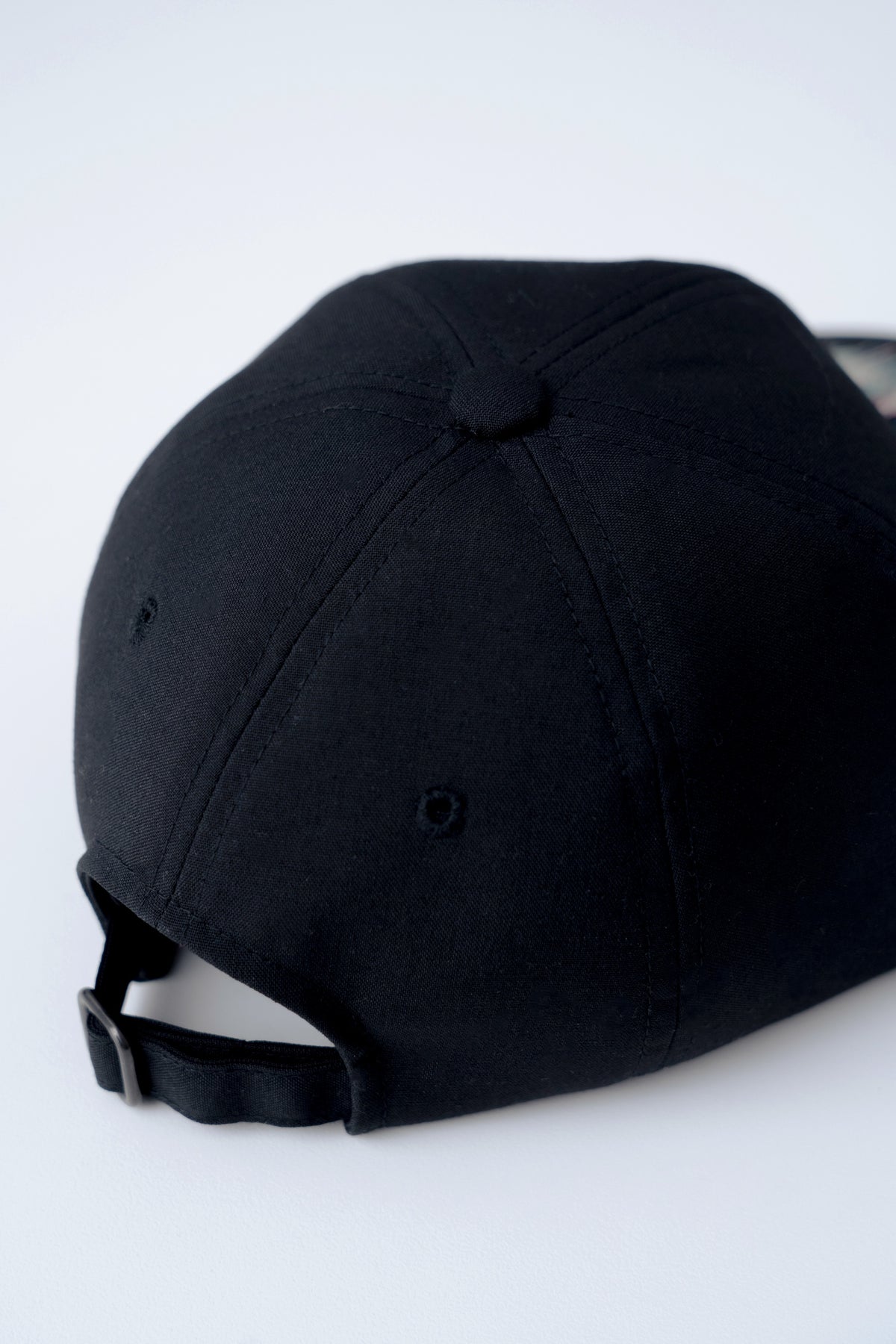 Winker Embroidery Cap / black - Image 3