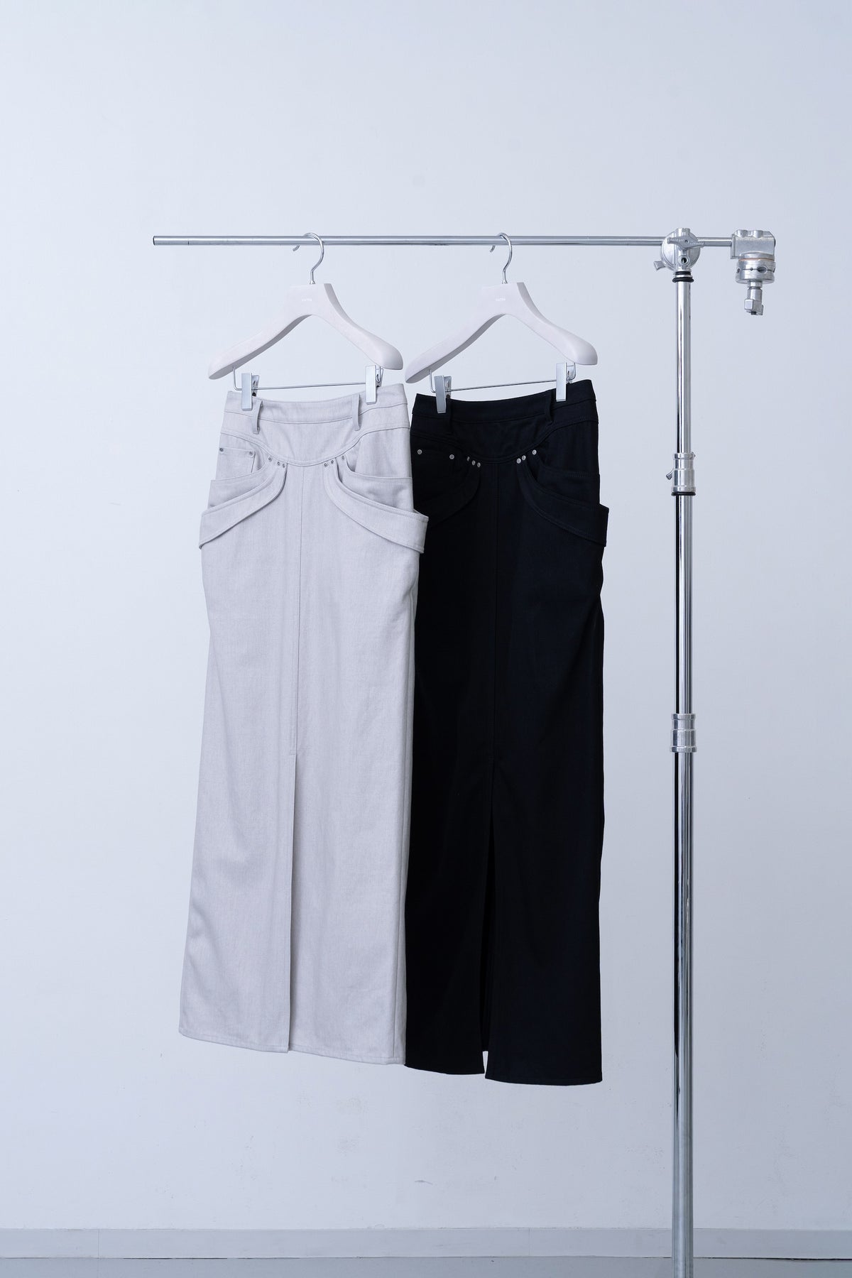 Refrain Denim Skirt / grey - Image 7