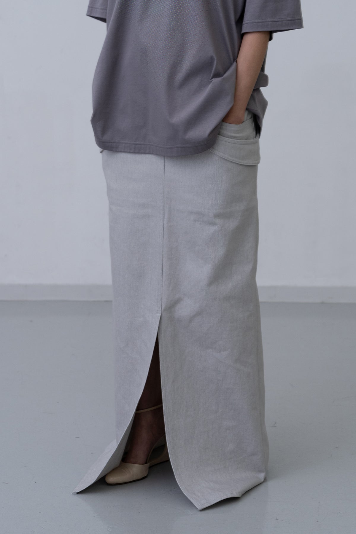 Refrain Denim Skirt / grey - Image 9