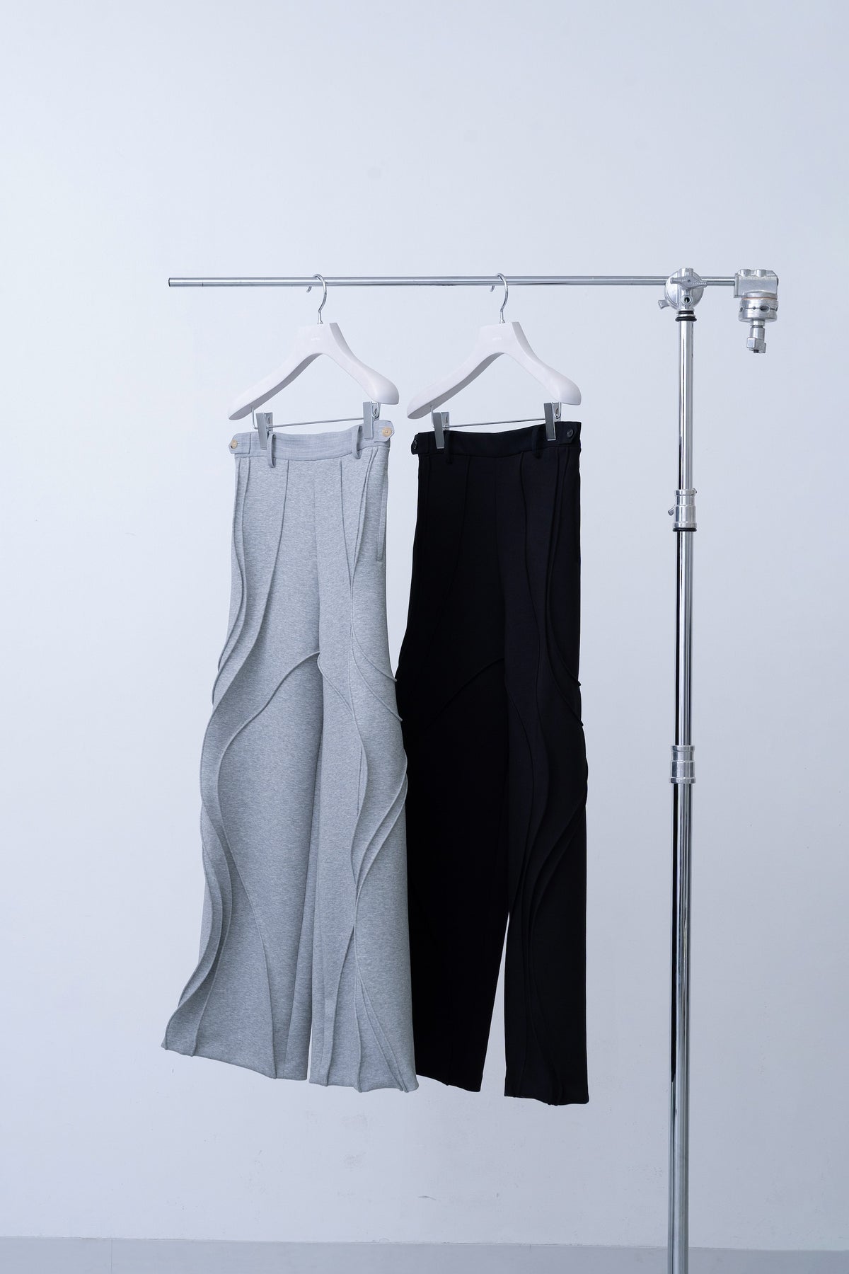Moebius Trousers / grey - Image 5