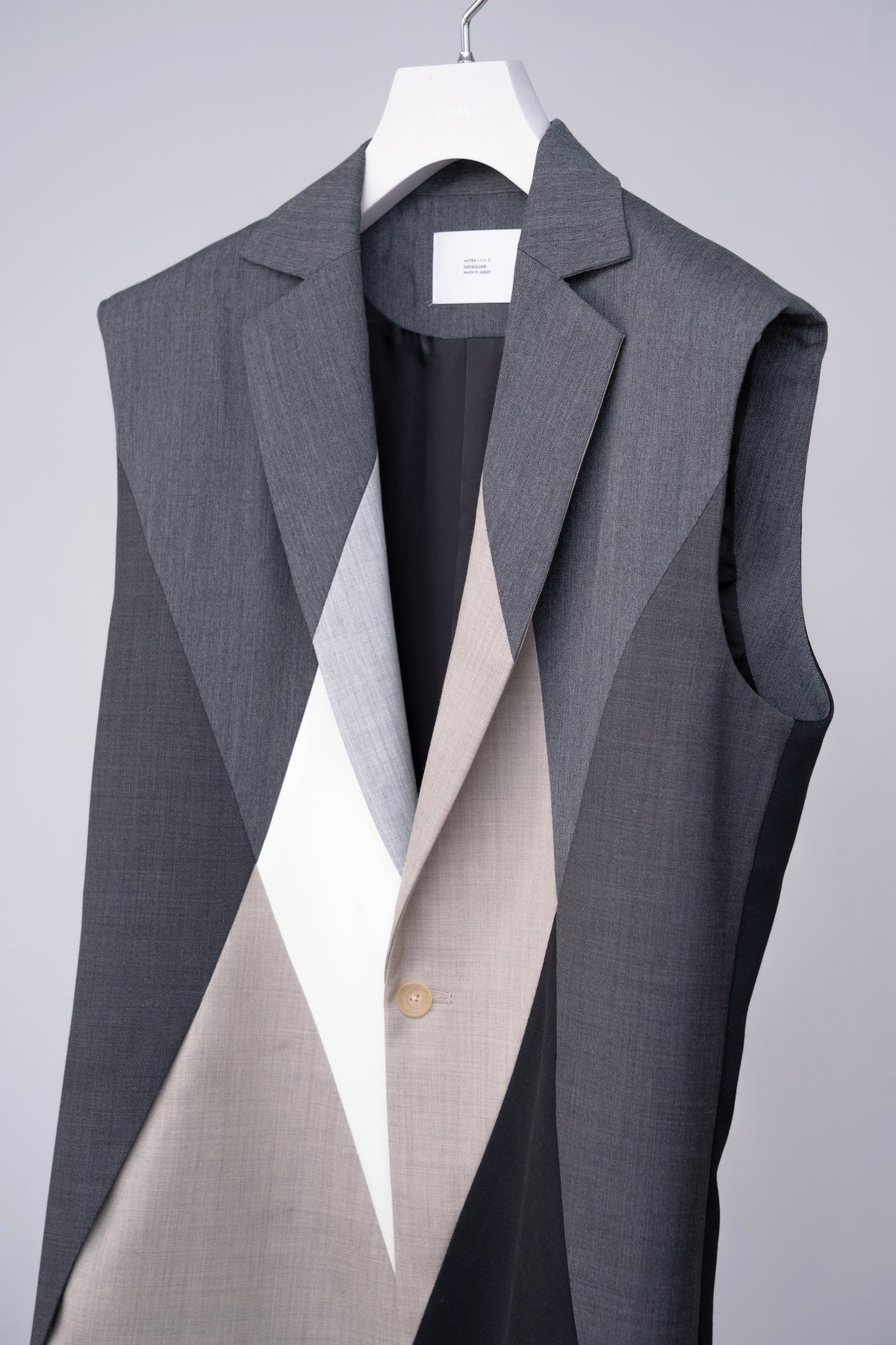Winker Sleeveless Jacket / black-m - Image 2