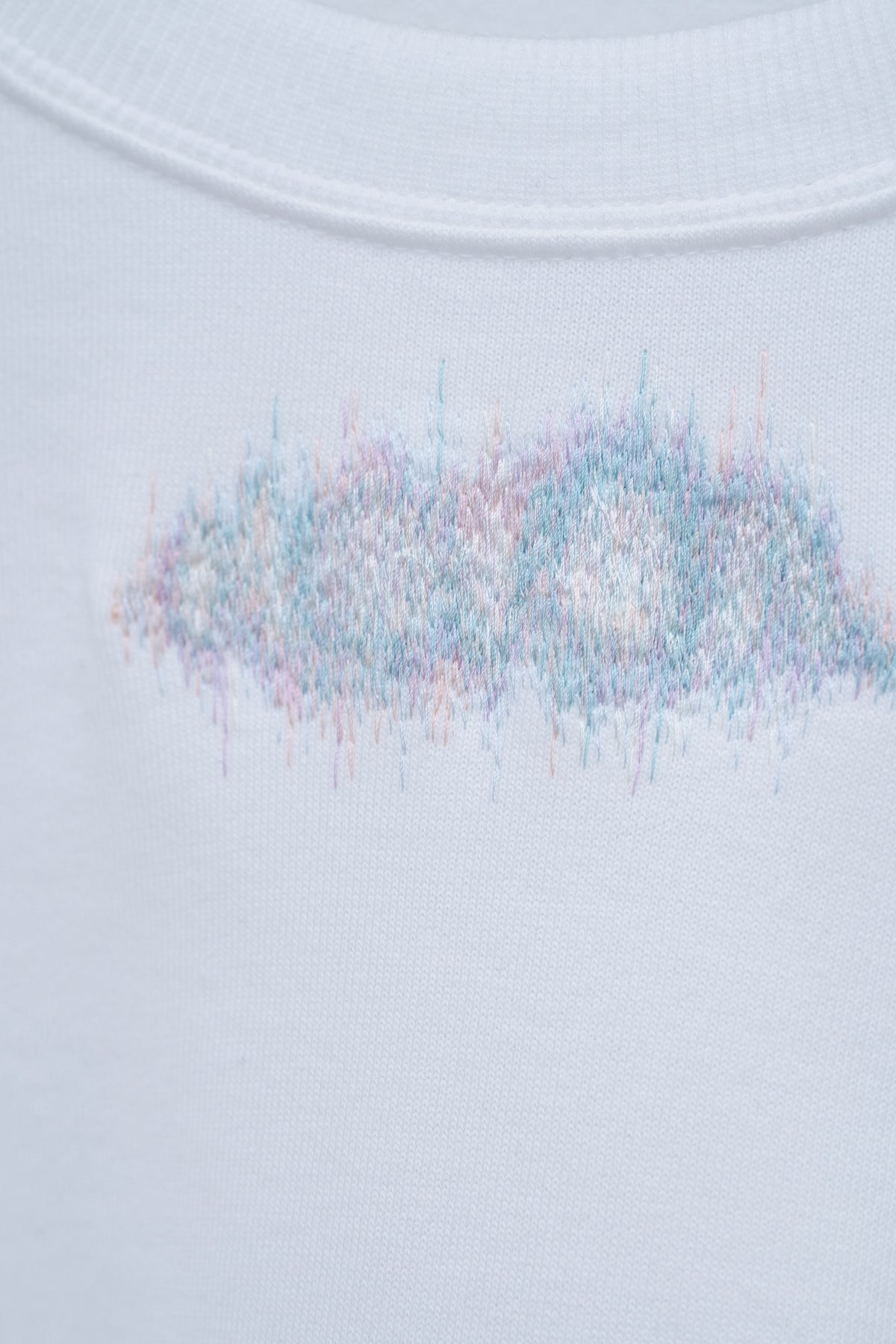 Winker Embroidery Sweat Shirt / white - Image 5