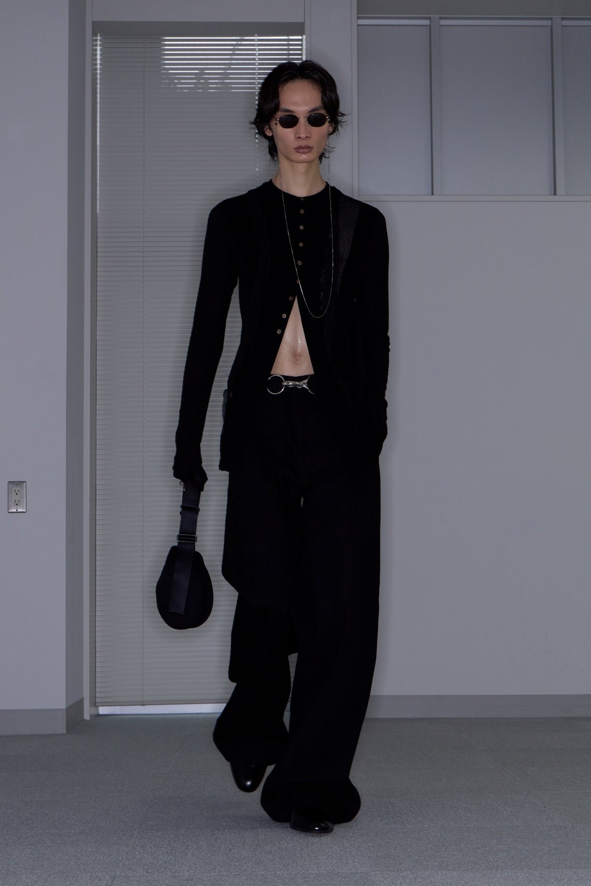 Shapeshift Cardigan / black - Image 10
